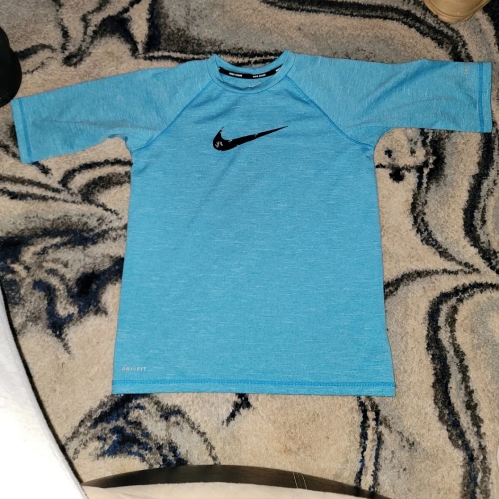 Nike swin shirt boys